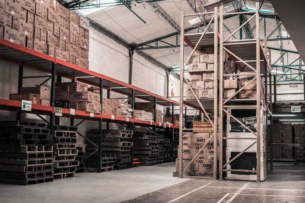 cropped-cropped-photo-of-warehouse-38213851_925475ad0fd8b1b68e8ef7dbdfbf3ad2.jpg
